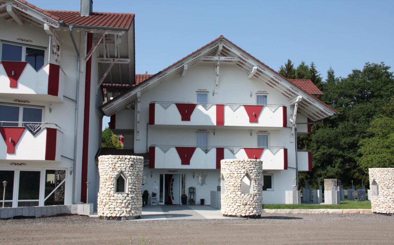 Aparthotel Zum Kreuzritter Wuestenrot Exterior foto