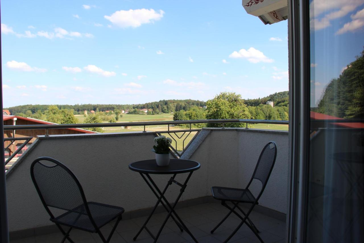 Aparthotel Zum Kreuzritter Wuestenrot Exterior foto