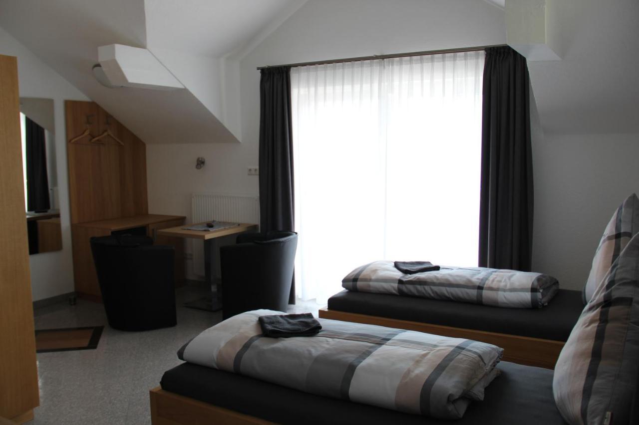 Aparthotel Zum Kreuzritter Wuestenrot Exterior foto