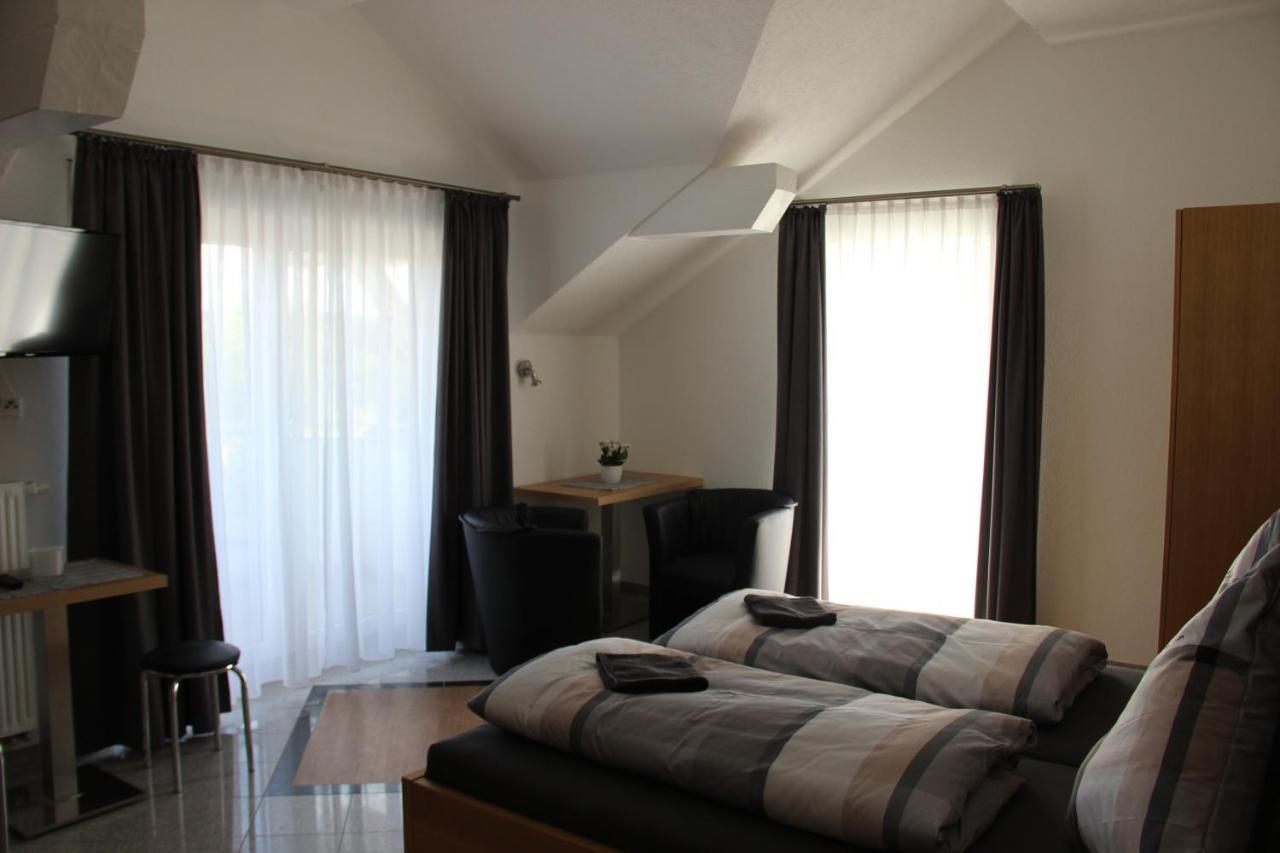 Aparthotel Zum Kreuzritter Wuestenrot Exterior foto
