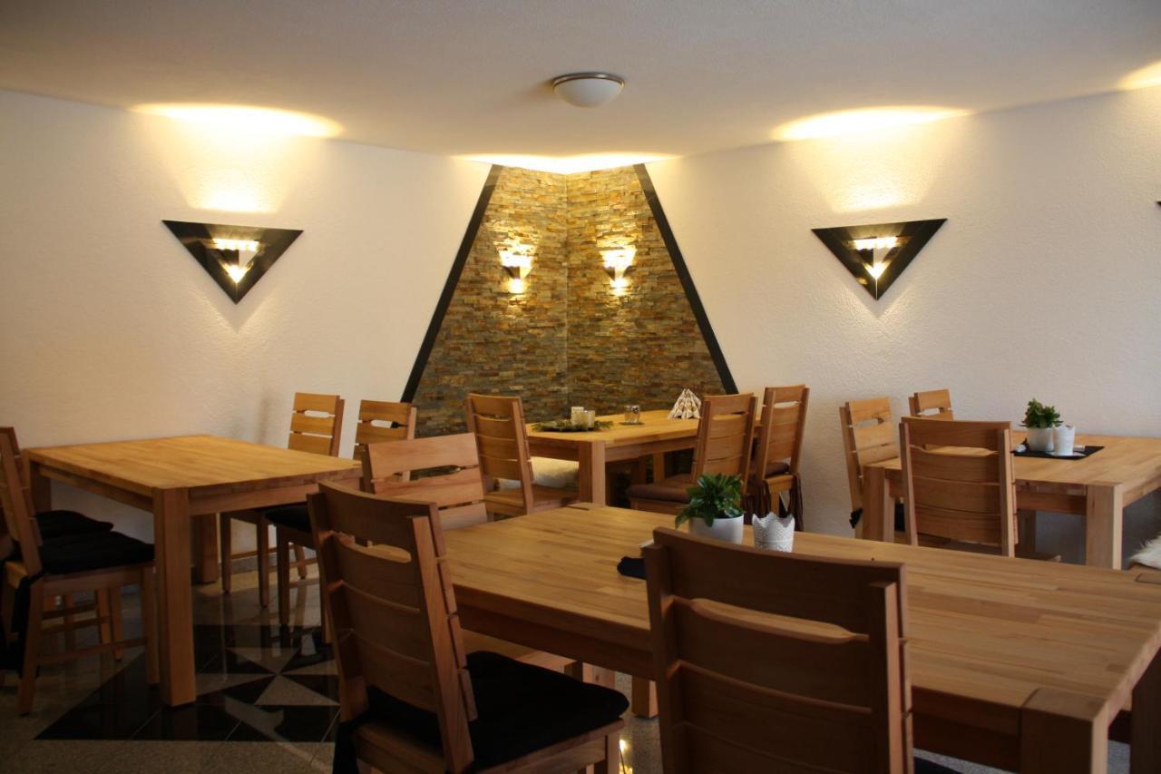 Aparthotel Zum Kreuzritter Wuestenrot Exterior foto